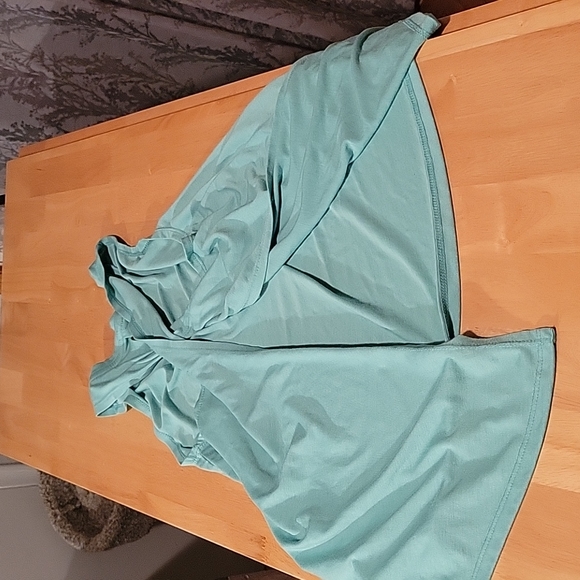 Old Navy, athletic tank top, small, green, back is open or you can tie to secure - Picture 5 of 5